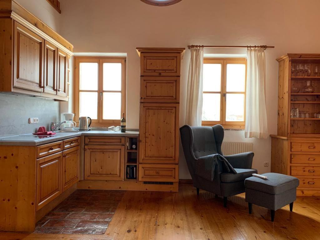 לאוגנג Ansitz Wirtsgut - Familienappartements In Den Bergen חדר תמונה