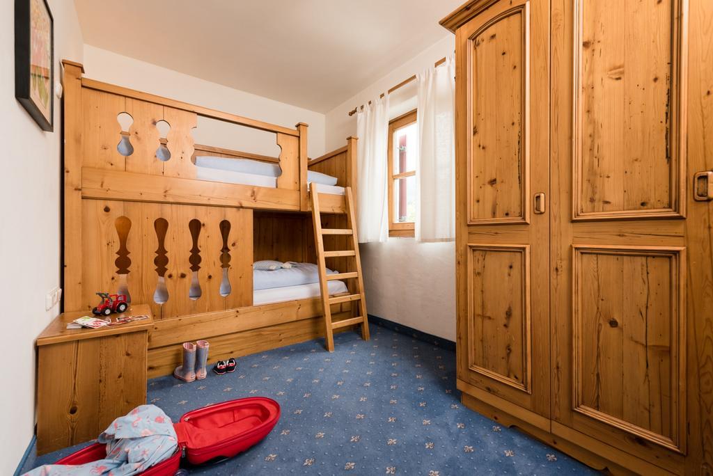 לאוגנג Ansitz Wirtsgut - Familienappartements In Den Bergen מראה חיצוני תמונה