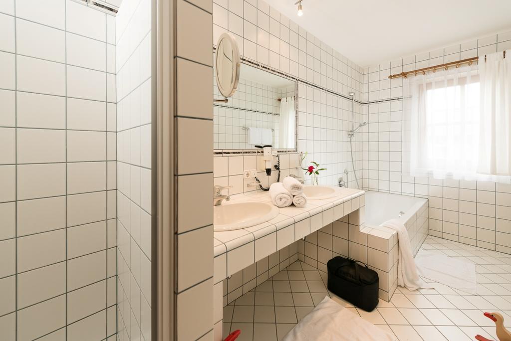 לאוגנג Ansitz Wirtsgut - Familienappartements In Den Bergen מראה חיצוני תמונה