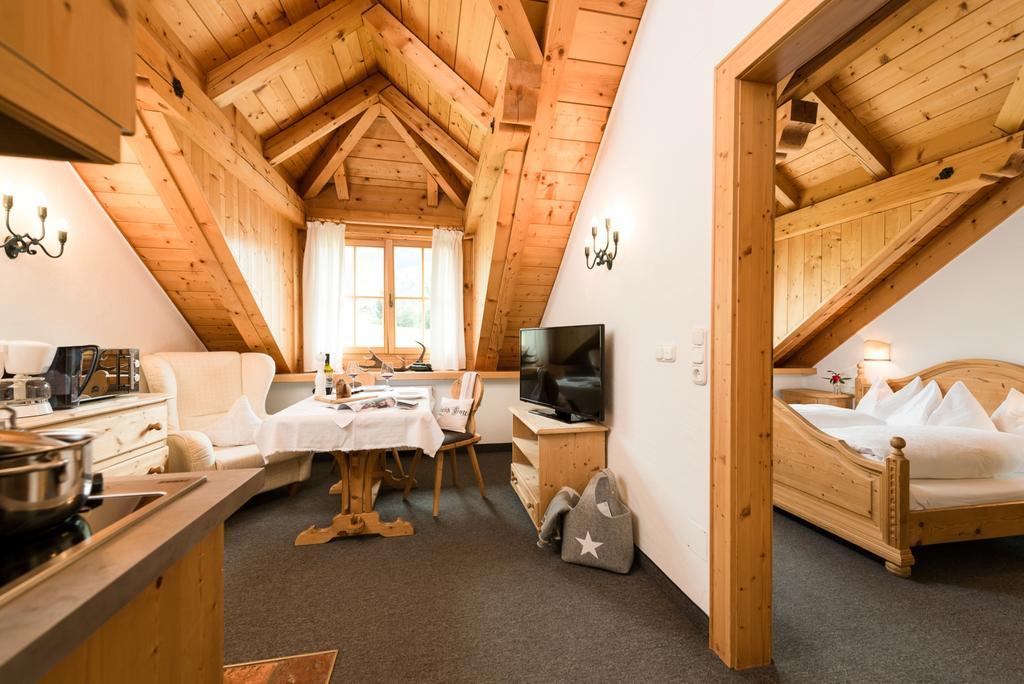 לאוגנג Ansitz Wirtsgut - Familienappartements In Den Bergen מראה חיצוני תמונה